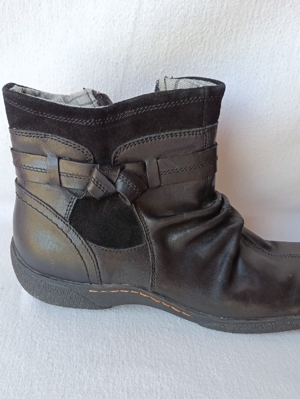 Women's Black Leather Zip Ankle Booties with Bow Accent Sz 10M